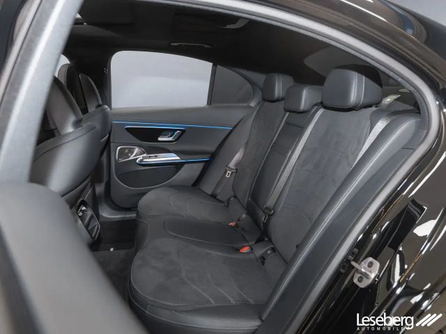 Mercedes-Benz E 220 AMG Line E 220 d Sedan