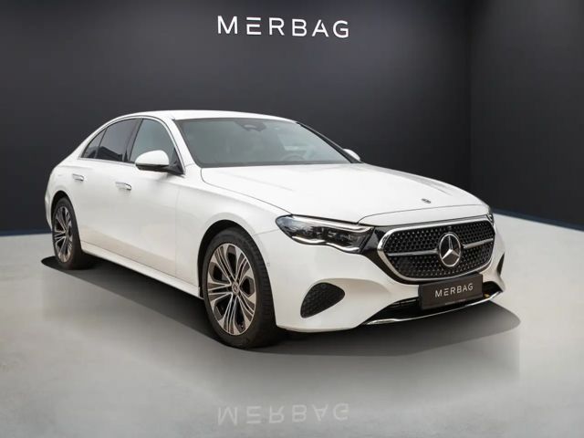 Mercedes-Benz E 300 E 300 e Sedan