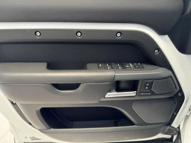 Land Rover Defender 110 AWD D300 HSE