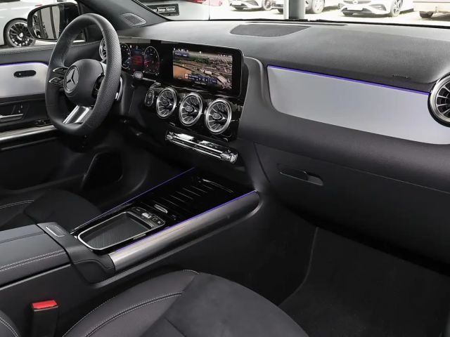 Mercedes-Benz GLA 200 AMG Line