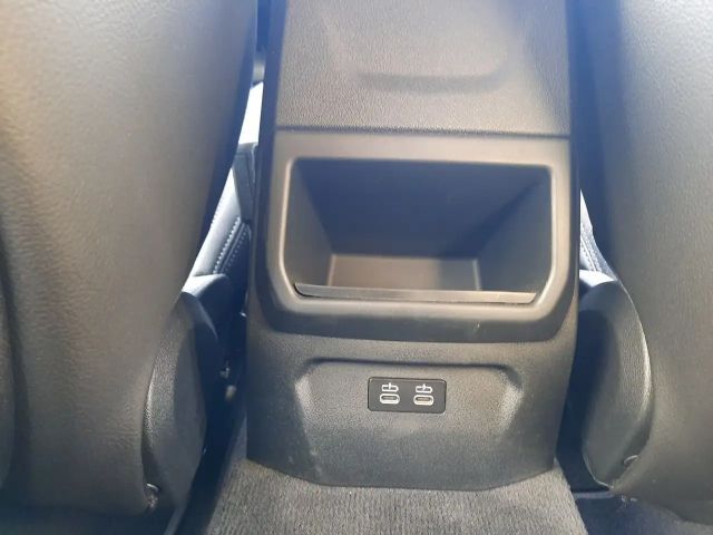 BMW 118 118i Sedan Sport Line