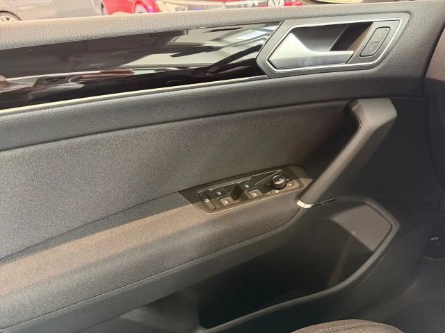 Volkswagen Touran DSG Highline