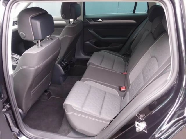 Volkswagen Passat 1.5 TSI Business DSG Variant