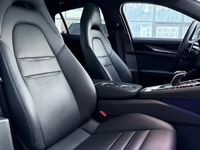 Porsche Panamera 4 E-Hybrid