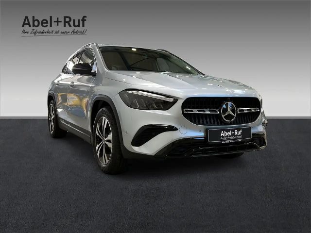 Mercedes-Benz GLA 200 Progressive