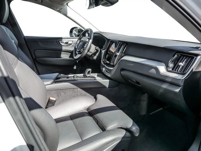 Volvo XC60 AWD Dark Plus