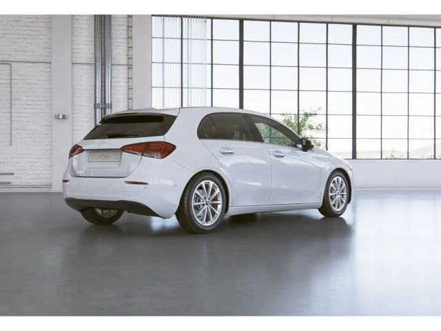 Mercedes-Benz A 160 Navi, LED, MBUX, RFK, Shz, Carplay, Ambie
