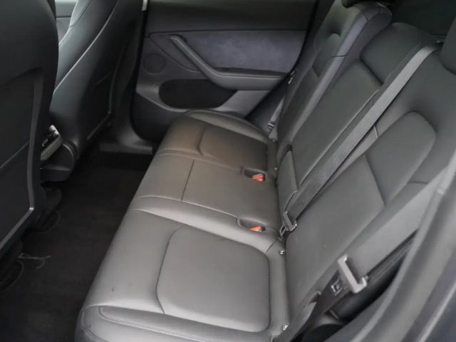 Tesla Model Y AWD Long Range