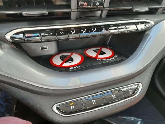 Fiat 500e Neuer 500e 3+1 DAB-Radio LED-Tagfahrlicht u