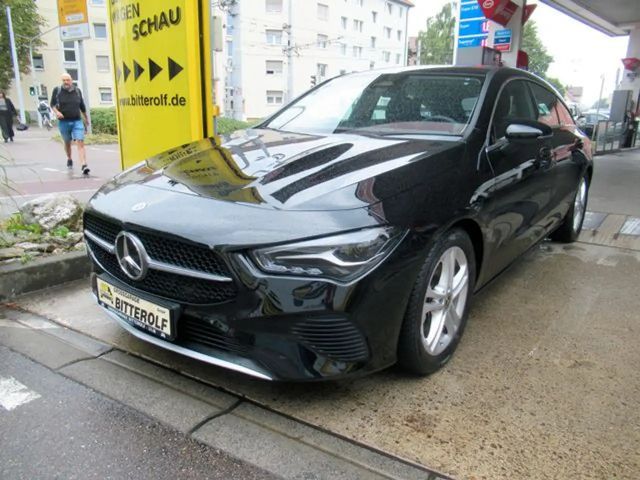 Mercedes-Benz CLA 180 7G-DCT Navi/SHZ/RFK/LED/16Tkm
