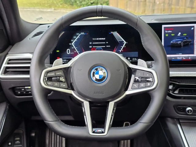 BMW 330 330e M-Sport Touring