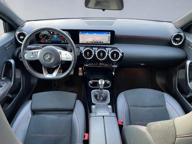 Mercedes-Benz A 180 AMG Line