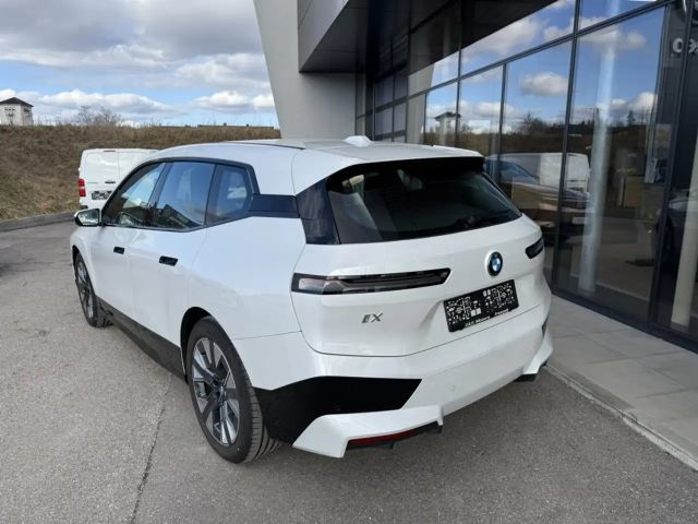 BMW iX xDrive40