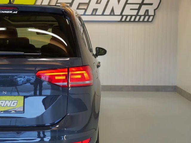 Volkswagen Touran 1.5 TSI DSG