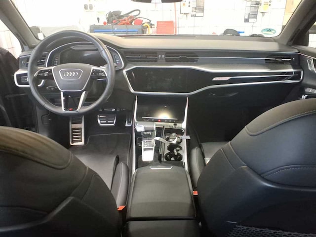 Audi S6 Avant Quattro