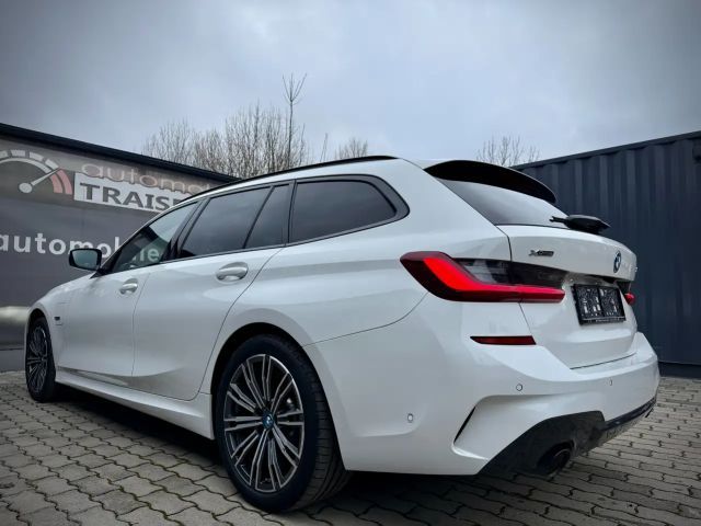 BMW 330 330e M-Sport xDrive