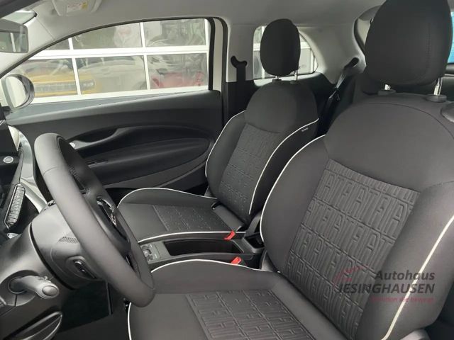 Fiat 500e Digitales Cockpit Apple CarPlay Android Auto Klima