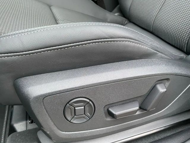 Audi Q3 45 TFSI Business Quattro S-Line