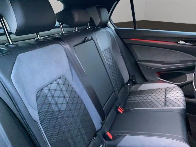 Volkswagen Golf 1.5 eTSI DSG Style