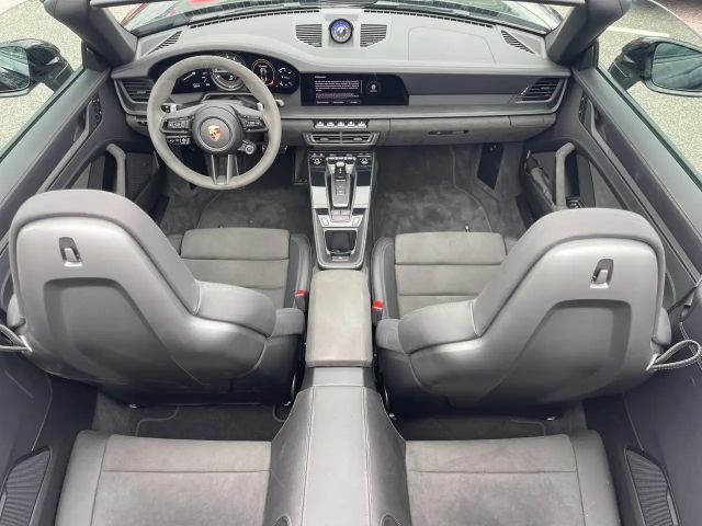 Porsche 911 4 Cabrio Carrera GTS
