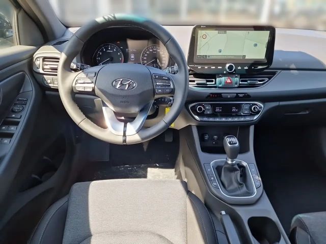 Hyundai i30 Advantage Hybrid T-GDi