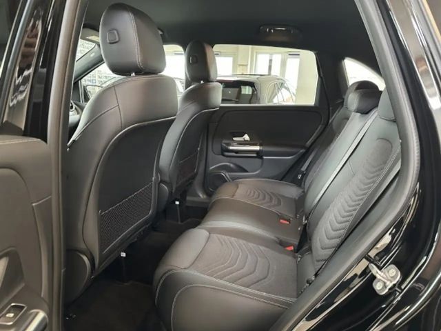 Mercedes-Benz B 180 Progressive Sedan