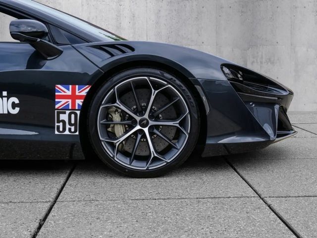 McLaren Artura Spider