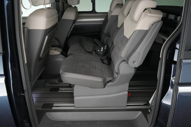 Volkswagen Multivan 2.0 TDI DSG Style T7