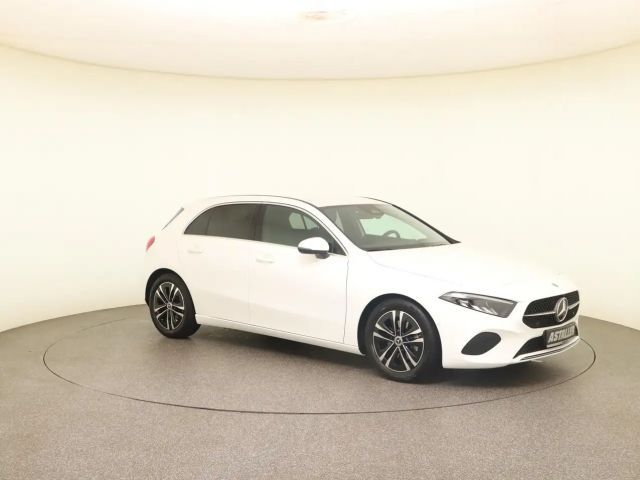 Mercedes-Benz A 180 A 180 d Progressive