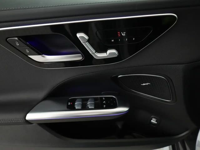 Mercedes-Benz C 220 AMG Line C 220 d Sedan