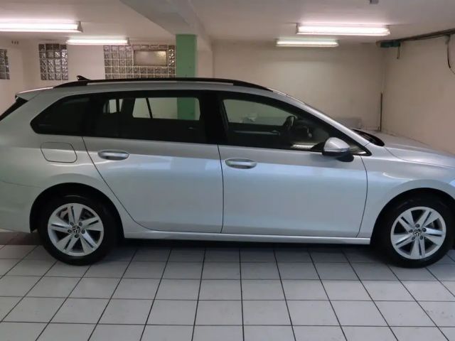 Volkswagen Golf Life Variant