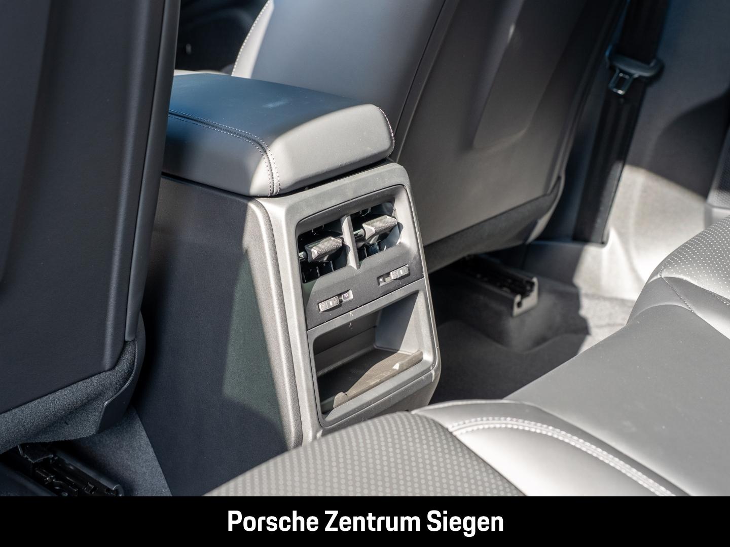 Porsche Macan Pano/AHK/Bose/Matrix-LED/Adaptive Luftfede