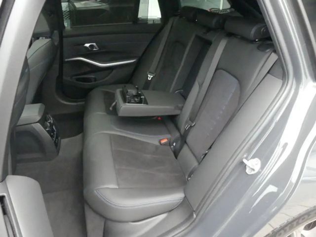 BMW 320 320i M-Sport Touring