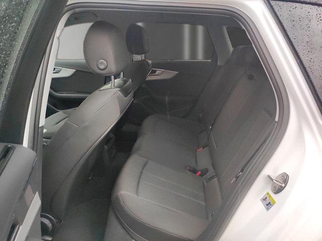 Audi A4 40 TFSI Avant S-Tronic