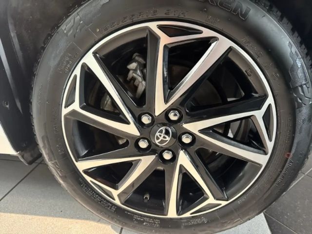 Toyota Yaris Hatchback Hybride Team D