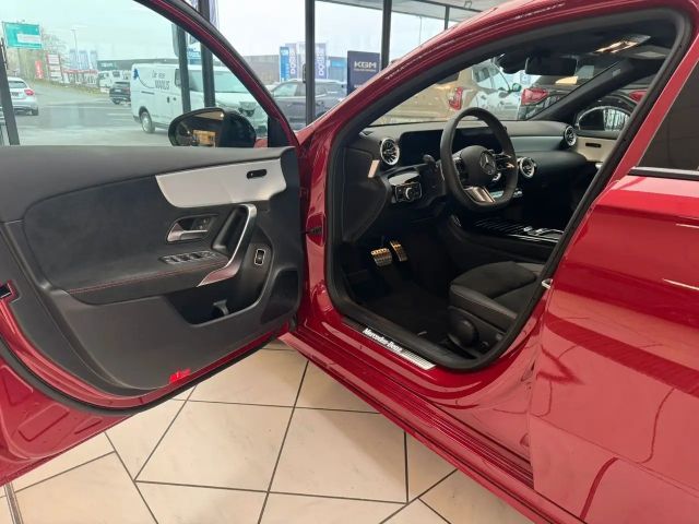 Mercedes-Benz A 180 AMG Line