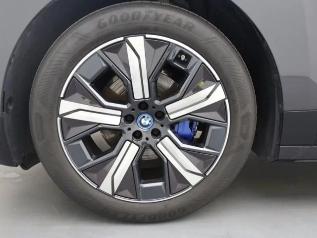 BMW iX 50 - SKY LOUNGE - SPORTPACK