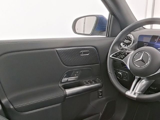 Mercedes-Benz EQA 300 4MATIC