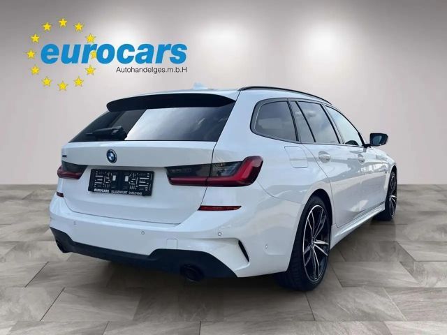 BMW 320 320e M-Sport Touring xDrive