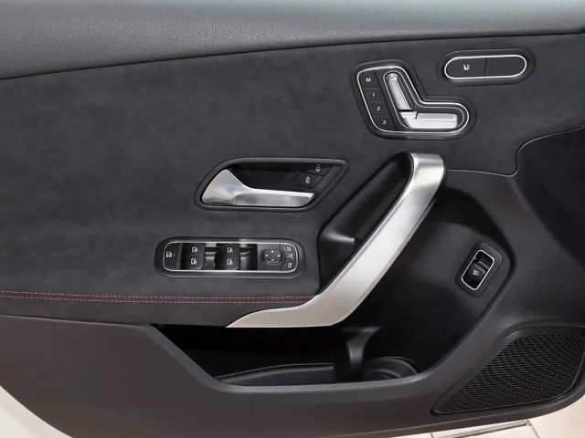 Mercedes-Benz A 200 AMG Line