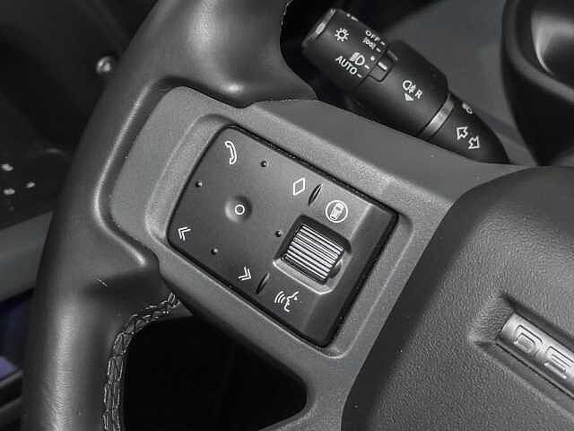 Land Rover Defender 90 Dynamic SE