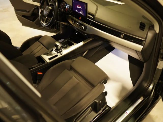 Audi A4 35 TDI Avant S-Line S-Tronic
