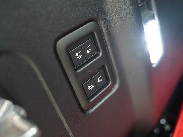 Land Rover Defender P400e