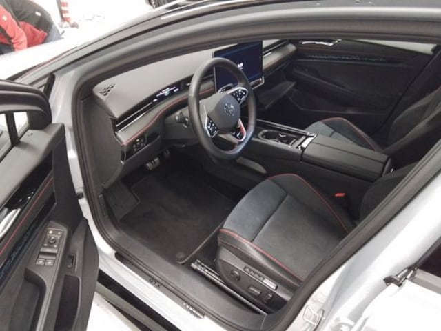 Volkswagen ID.7 340PS NP.79T ACC.5J-G.WÄRMEPUMPE.AHK.AREA-VIEW.NAVI.HUD.HARMAN.LED