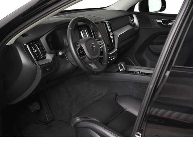 Volvo XC60 AWD Business Dark Plus