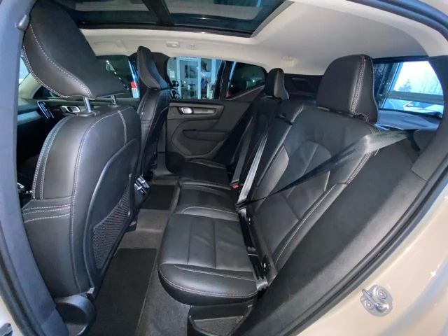 Volvo XC40 Dark Plus