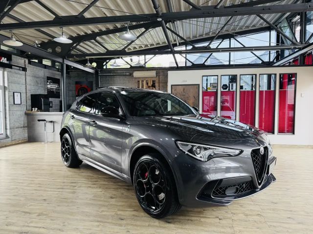 Alfa Romeo Stelvio Q4 Quadrifoglio