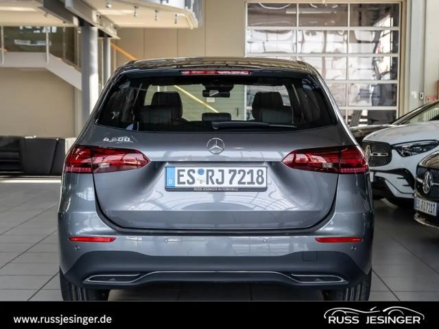 Mercedes-Benz B 200 Progressive Sedan