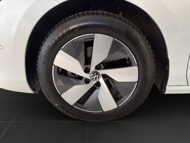 Volkswagen Passat 1.5 eTSI Business DSG Variant