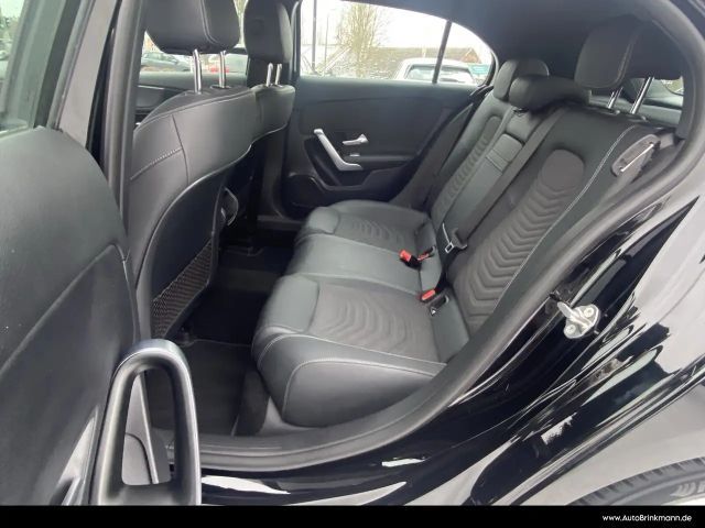 Mercedes-Benz A 200 A 200 d